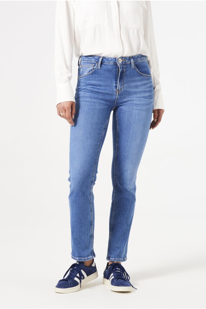 CELIA STRAIGHT FIT 248 4900 MEDIUM USED